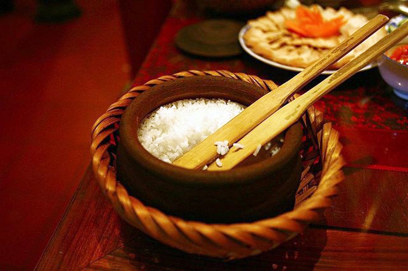 Nguồn Gốc Ăn Cơm Bằng Đũa